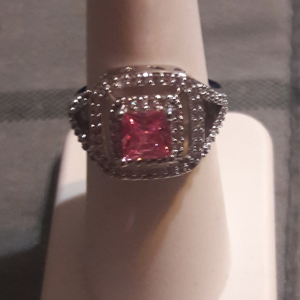 New! Beautiful Ring Sz:7